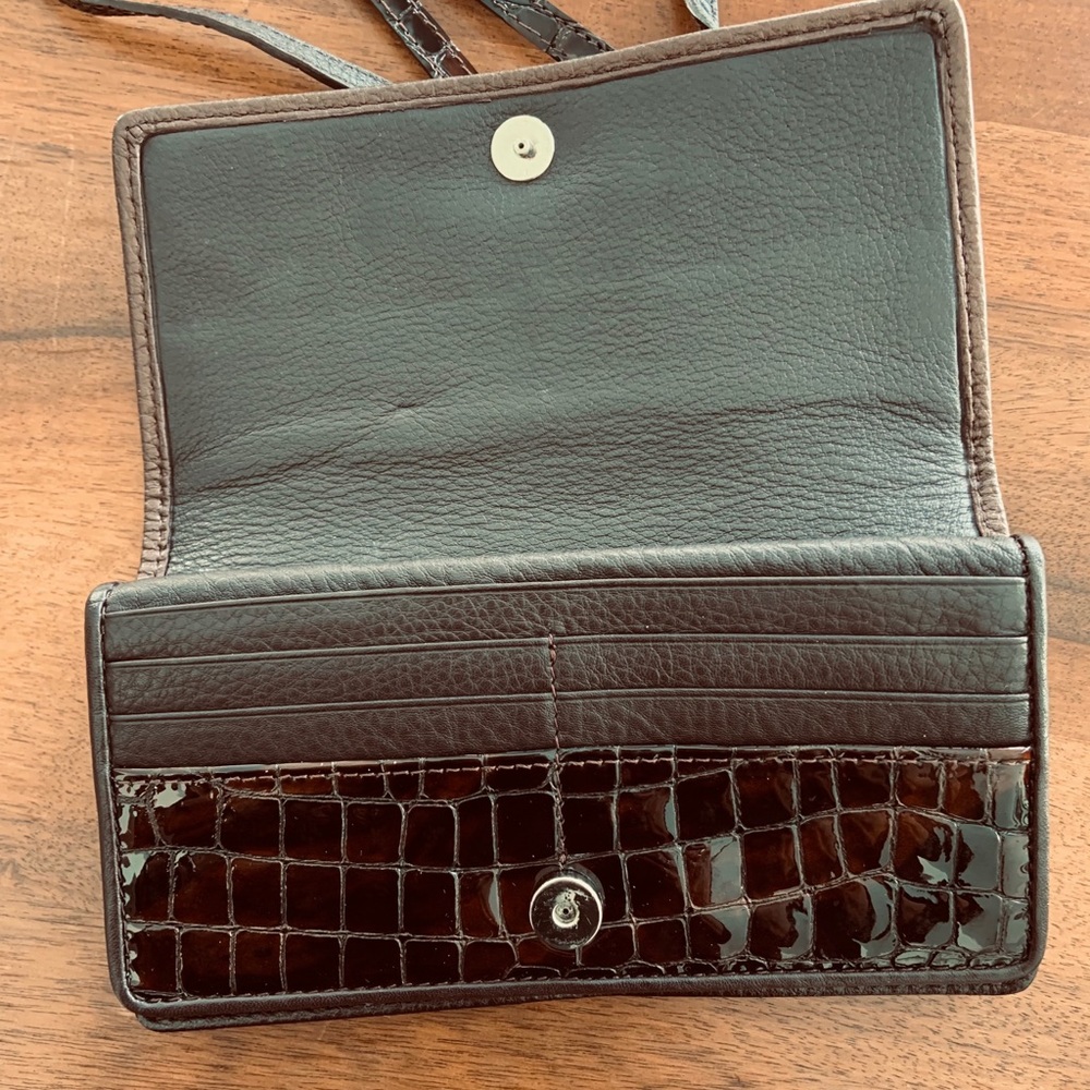 Brighton Crossbody Wallet - Picture 5 of 6